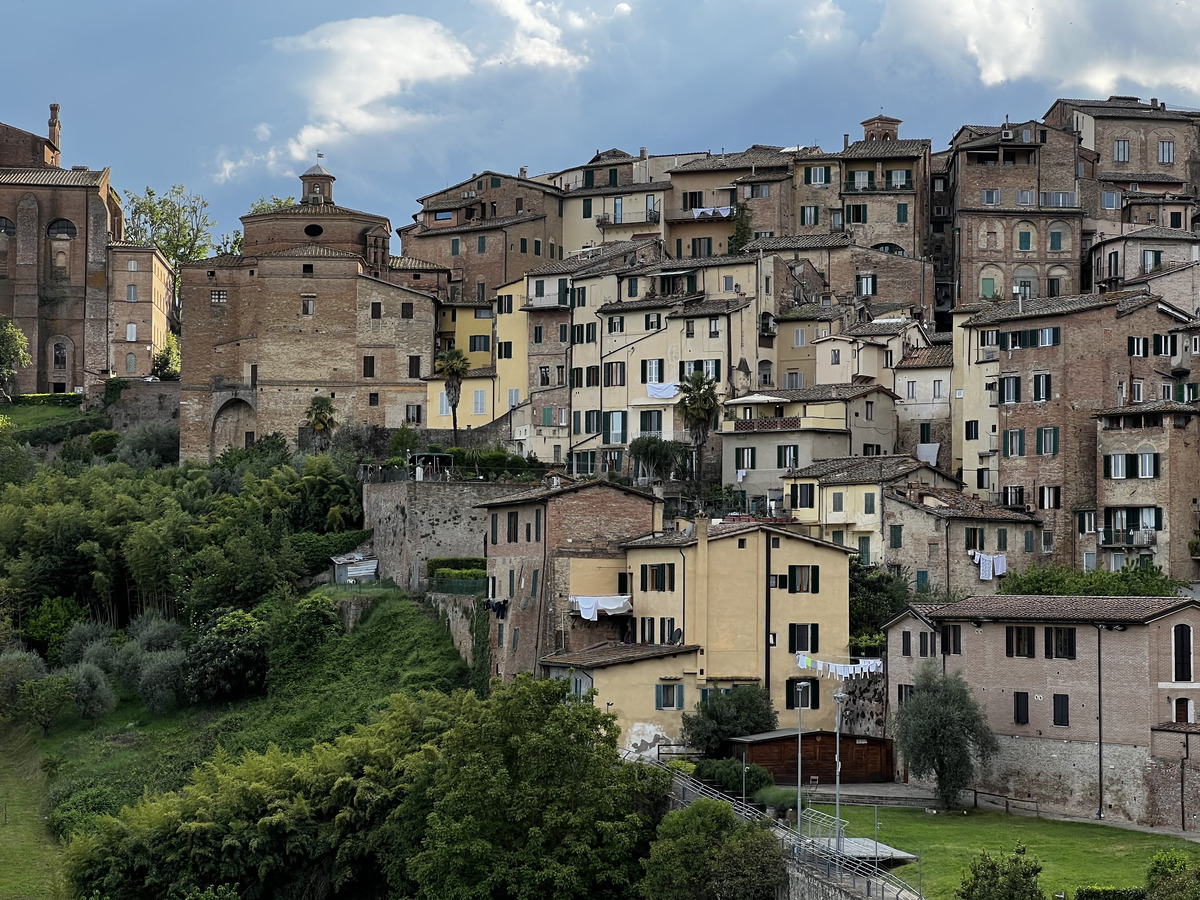 Picture Italy Siena 2022-05 9 - Waterfall Siena