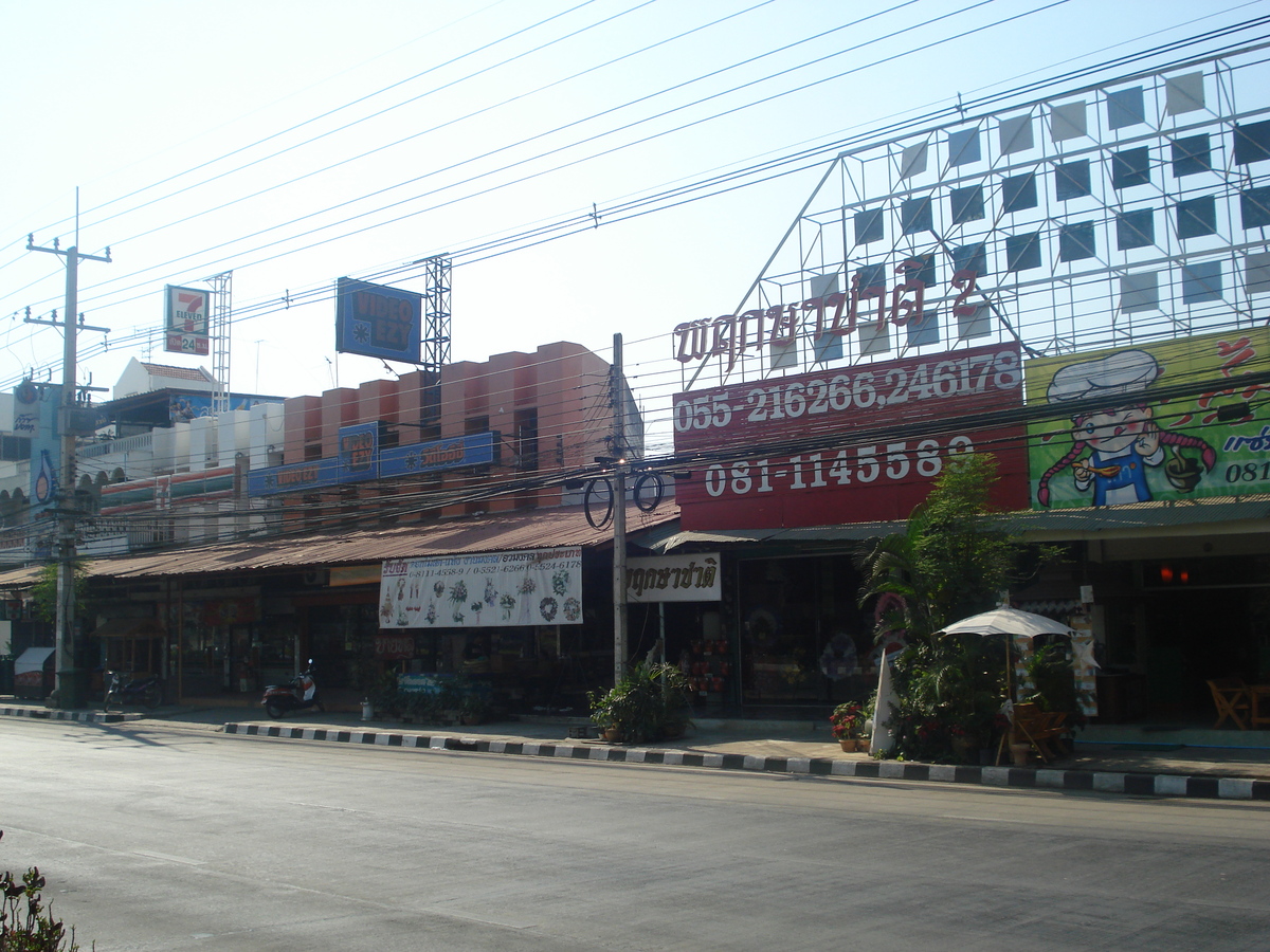 Picture Thailand Phitsanulok Singhawat Road 2008-01 28 - Hotel Pools Singhawat Road