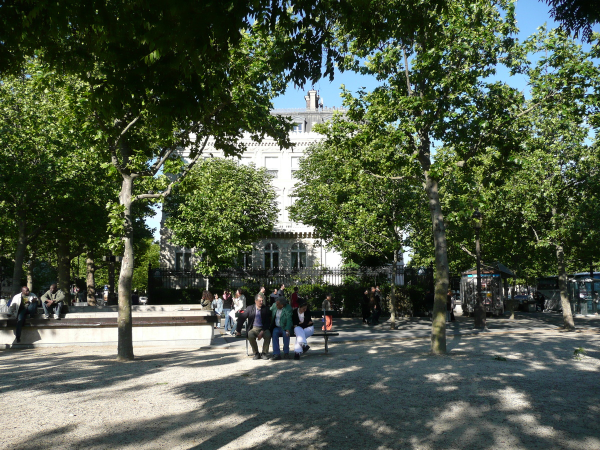 Picture France Paris Etoile and Arc de Triomphe 2007-05 93 - Monument Etoile and Arc de Triomphe