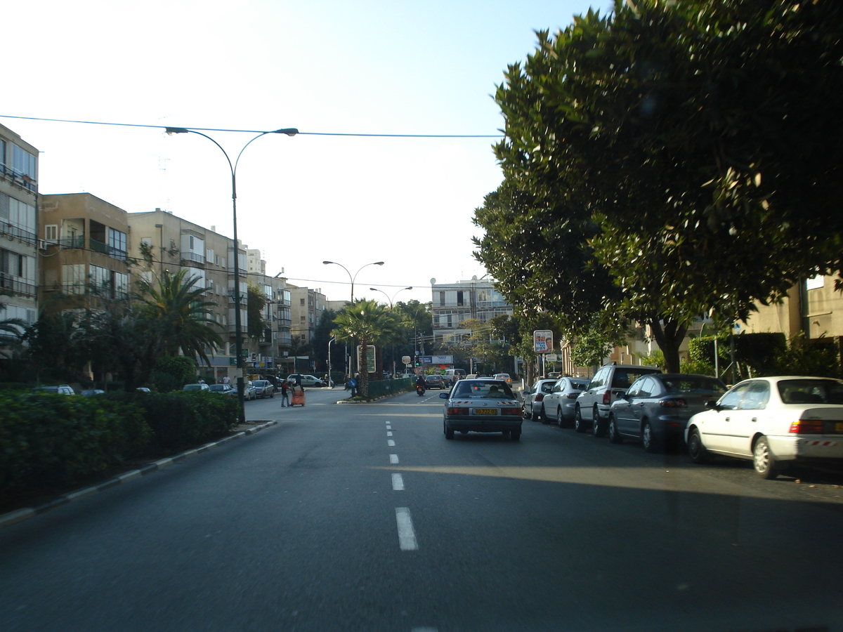 Picture Israel Tel Aviv 2006-12 72 - Restaurant Tel Aviv