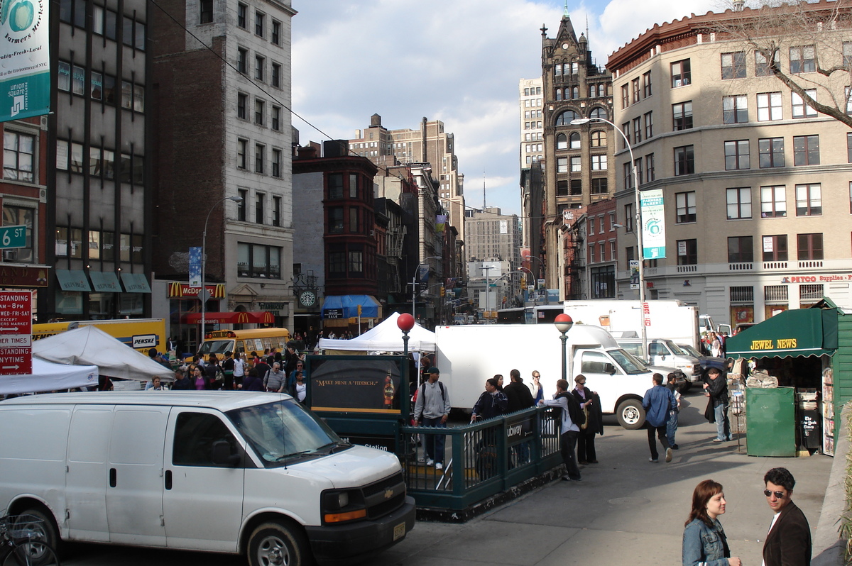 Picture United States New York Union Square 2006-03 17 - Street Union Square