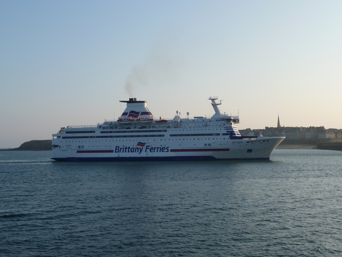 Picture France Boat from St Malo to Jersey 2010-04 77 - Hotel Pools Boat from St Malo to Jersey