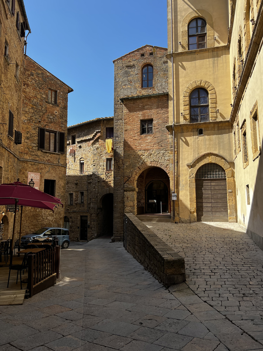 Picture Italy Volterra 2022-05 17 - Streets Volterra