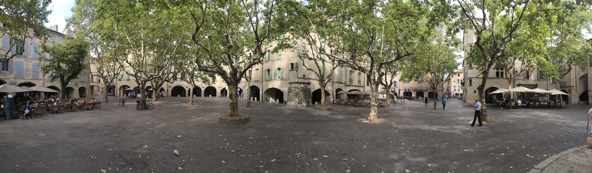 Picture France Uzes 2017-08 124 - Hotel Pools Uzes