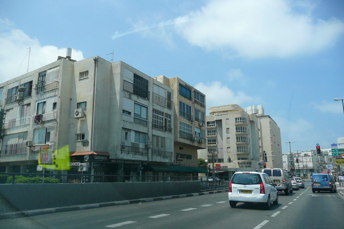 Picture Israel Tel Aviv Rokach Street 2007-06 29 - Rain Season Rokach Street