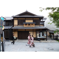 Picture Japan Kyoto Ninenzaka 2010-06 95 - Transport Ninenzaka