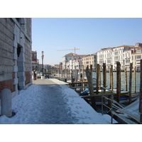 Picture Italy Venice 2005-03 50 - Hotel Pools Venice