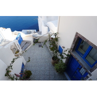 Picture Greece Santorini Oia cave house 2016-07 15 - Walking Street Oia cave house