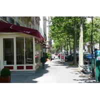 Picture France Paris Avenue Niel 2007-06 62 - Savings Avenue Niel