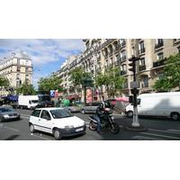 Picture France Paris 17th Arrondissement Avenue de Wagram 2007-05 22 - Hot Season Avenue de Wagram