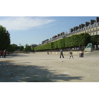 Picture France Paris Garden of Tuileries 2007-05 348 - Hotel Pools Garden of Tuileries