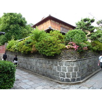 Picture Japan Kyoto Ninenzaka 2010-06 93 - Monument Ninenzaka