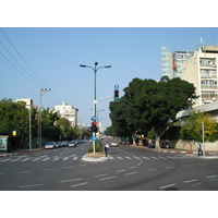 Picture Israel Tel Aviv 2006-12 5 - Street Tel Aviv