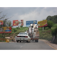 Picture Pakistan Islamabad to Murree road 2006-08 4 - Monument Islamabad to Murree road