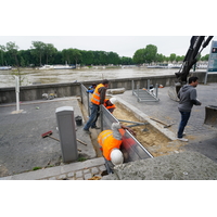 Picture France Paris Seine river 2016-06 68 - Hotel Pools Seine river