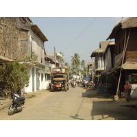 Picture Myanmar Dawei (TAVOY) 2005-01 88 - Street Dawei (TAVOY)