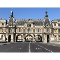 Picture France Paris lockdown 2020-04 96 - Hotel Pools Paris lockdown