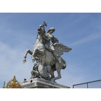 Picture France Paris Garden of Tuileries 2007-05 26 - Walking Street Garden of Tuileries