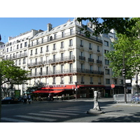 Picture France Paris Etoile and Arc de Triomphe 2007-05 170 - Walking Street Etoile and Arc de Triomphe