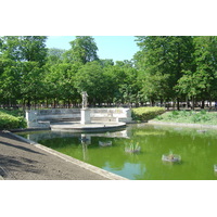 Picture France Paris Garden of Tuileries 2007-05 346 - Resorts Garden of Tuileries