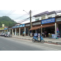 Picture Thailand Ko Chang Island road 2011-02 7 - Sauna Island road