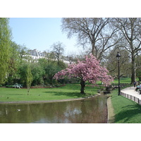 Picture France Paris Square des Batignolles 2006-04 13 - Weather Square des Batignolles