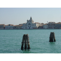 Picture Italy Venice 2005-03 322 - Walking Street Venice