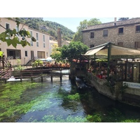 Picture France Fontaine-de-Vaucluse 2017-08 28 - Waterfalls Fontaine-de-Vaucluse