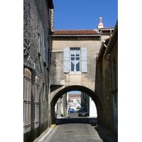 Picture France Tarascon 2008-04 12 - City Sights Tarascon