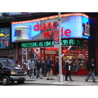 Picture United States New York Time Square 2006-03 12 - Shopping Time Square