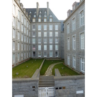 Picture France St Malo 2010-04 109 - Walking Street St Malo