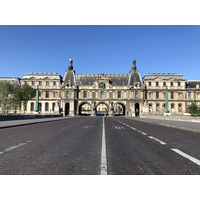 Picture France Paris lockdown 2020-04 189 - Hotel Pool Paris lockdown