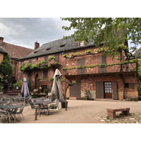 Picture France Collonges la Rouge 2018-04 98 - Hotel Pool Collonges la Rouge