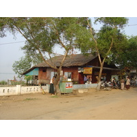 Picture Myanmar Dawei (TAVOY) 2005-01 51 - Monument Dawei (TAVOY)