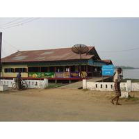 Picture Myanmar Dawei (TAVOY) 2005-01 142 - Restaurant Dawei (TAVOY)