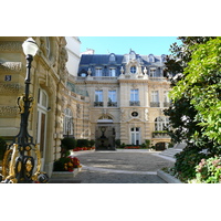 Picture France Paris Monceau Garden 2007-09 22 - Room Monceau Garden