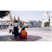 Picture Myanmar Yangon 1998-01 12 - Street Yangon