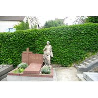 Picture France Paris St. Vincent Cemetery 2007-06 5 - Streets St. Vincent Cemetery