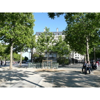 Picture France Paris Etoile and Arc de Triomphe 2007-05 117 - Summer Etoile and Arc de Triomphe