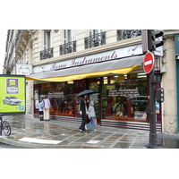 Picture France Paris Rue de Rome 2007-06 44 - Savings Rue de Rome