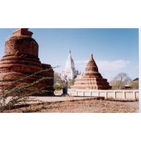 Picture Myanmar Pagan 1998-01 12 - Rooms Pagan