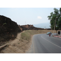 Picture Thailand Chiang Mai Inside Canal Bamrungburi road (Canal) 2006-04 2 - Lake Bamrungburi road (Canal)