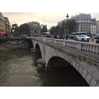 Picture France Paris Seine river 2016-06 38 - Waterfall Seine river