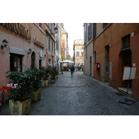 Picture Italy Rome Trastevere 2007-11 21 - Walking Street Trastevere