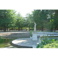 Picture France Paris Garden of Tuileries 2007-05 298 - Transport Garden of Tuileries