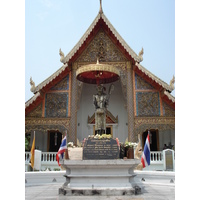 Picture Thailand Chiang Mai Inside Canal Wat Phra Sing temple 2006-04 27 - Resort Wat Phra Sing temple