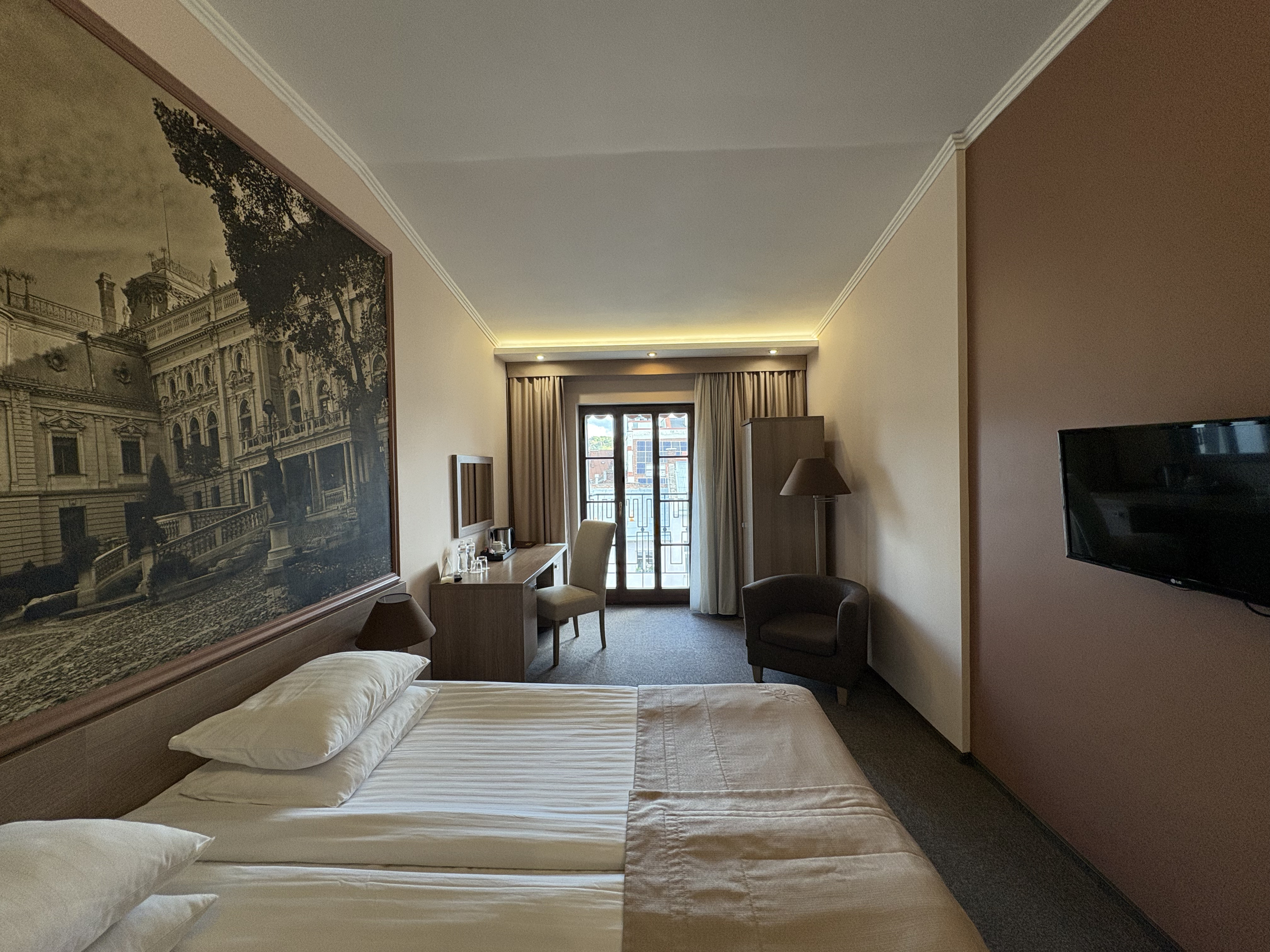 Picture Ukraine Lviv Ruis Hotel 2024-10 3 - Tours Ruis Hotel