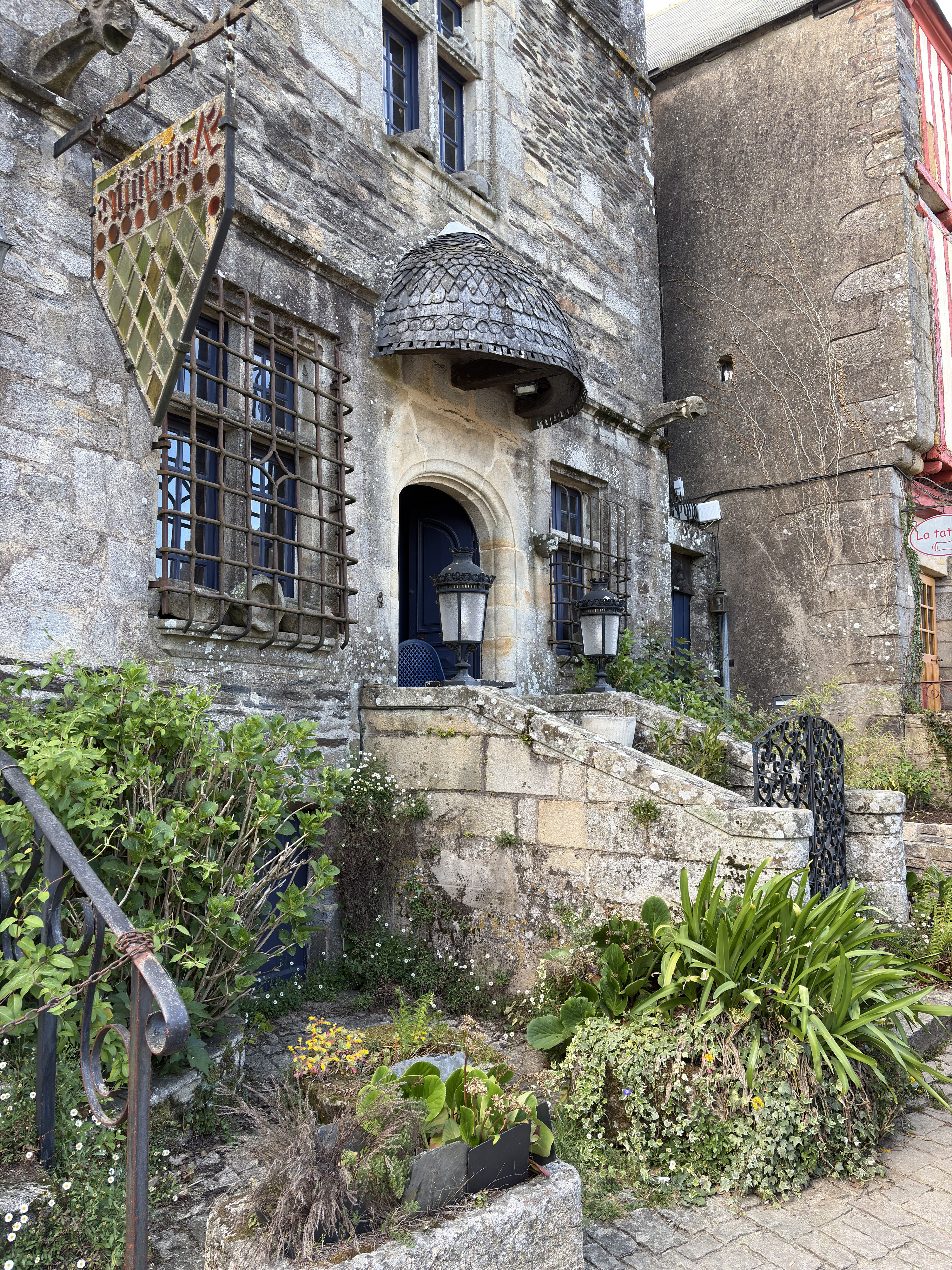 Picture France Rochefort en terre 2026-04 17 - Tour Rochefort en terre