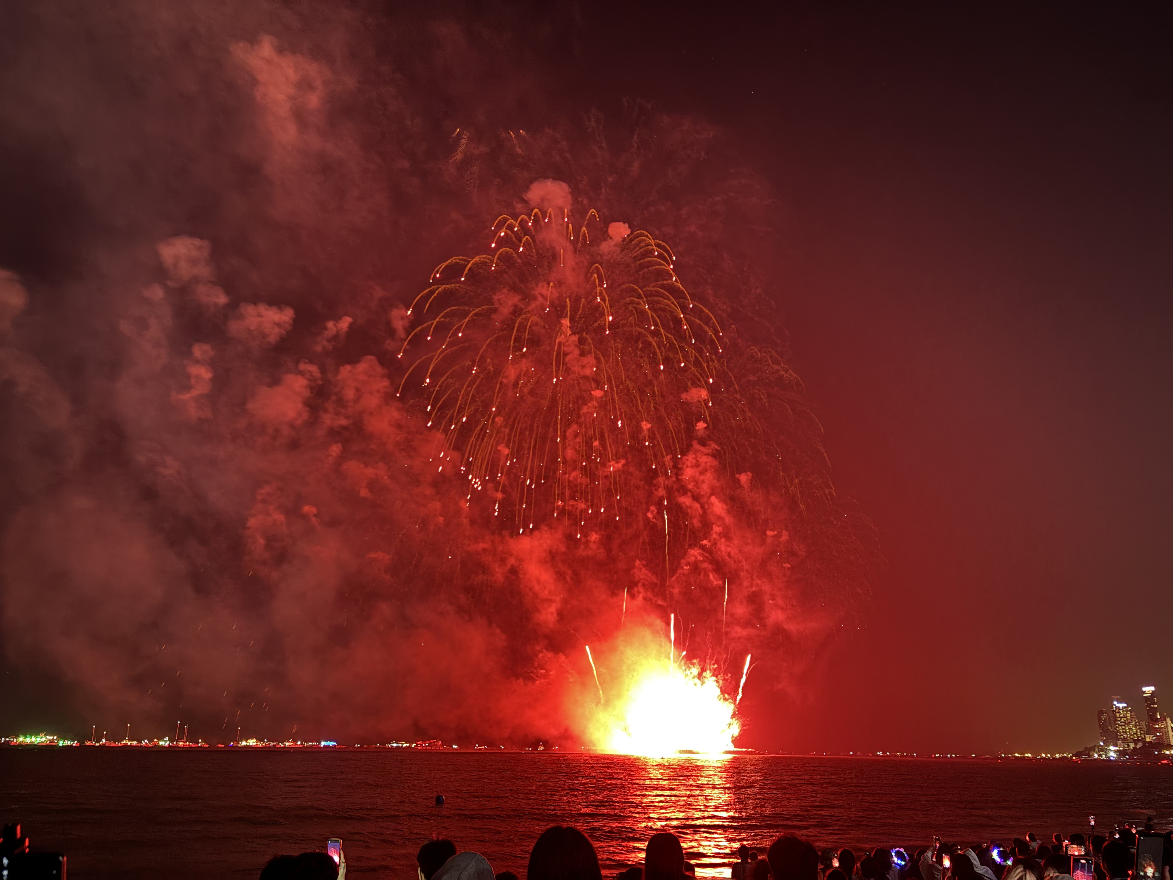 Picture Thailand Pattaya Fireworks 2024-12 12 - Tours Fireworks