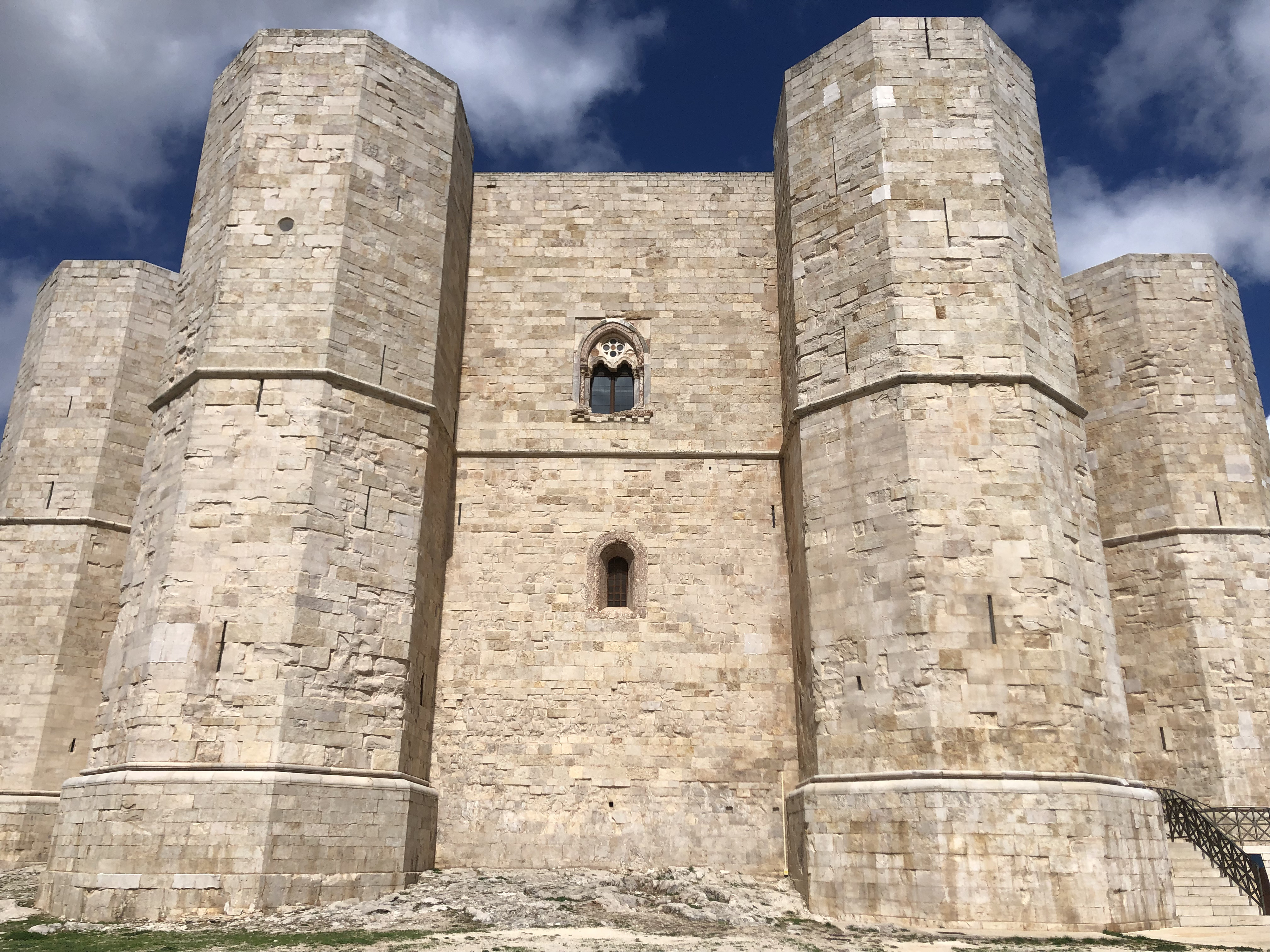 Picture Italy Castel del monte 2024-09 95 - History Castel del monte